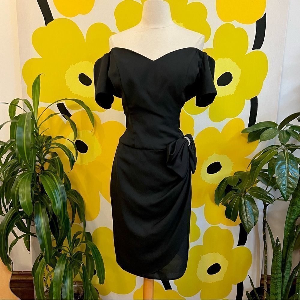 Stunning Vintage 80s VaVaVoom Oversized Rhinestone Bow Off the Shoulder Dress - Picture 7 of 8